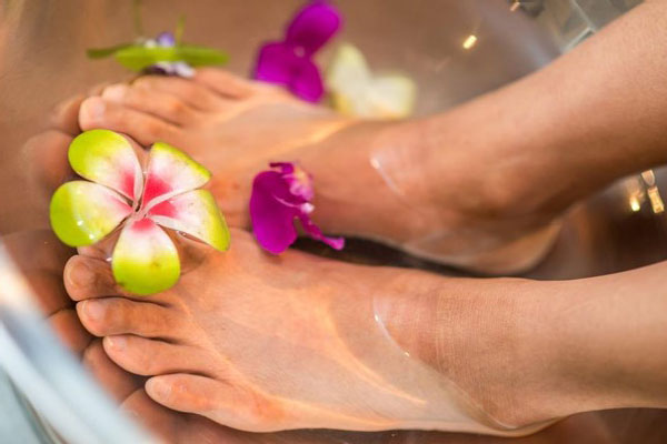 چگونه بوی بد کفش را از بین ببریم